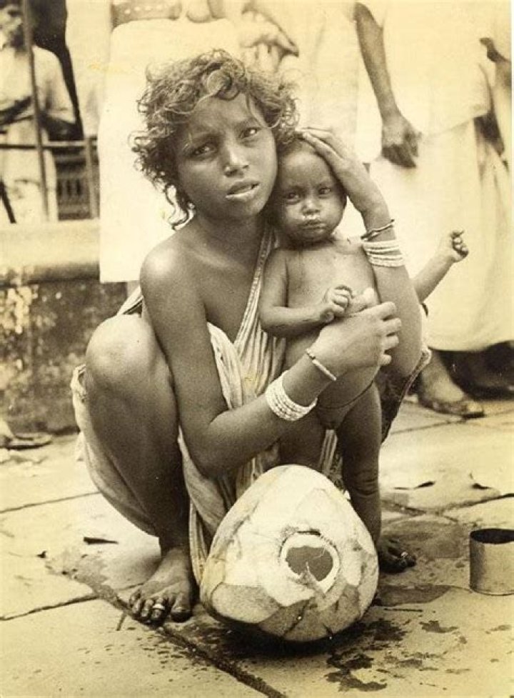 Bengali child bride with infant in Bengal Famine