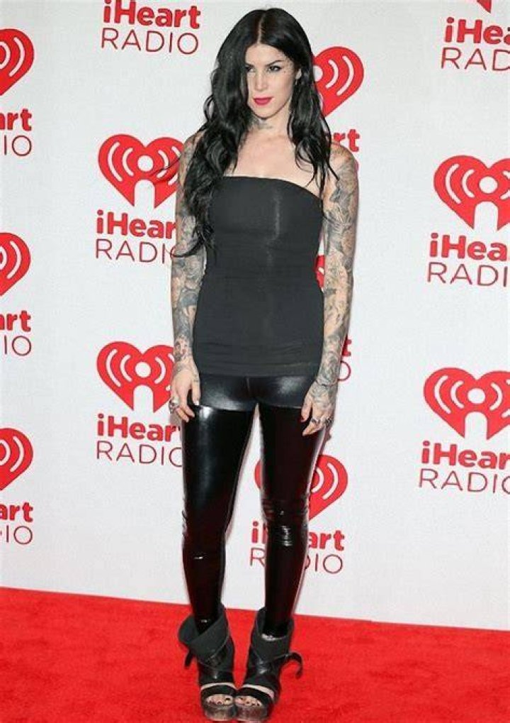 How tall is Kat Von D