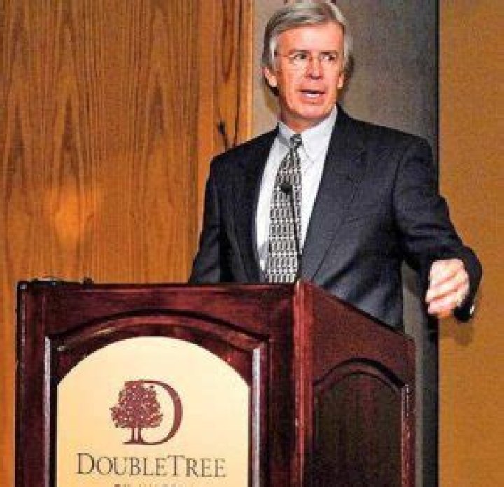 Kim Mulkey Age, Ex-husband Randy Robertson, Engaged, Salary, House, Net Worth