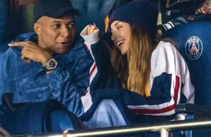 Kylian Mbappé Copine