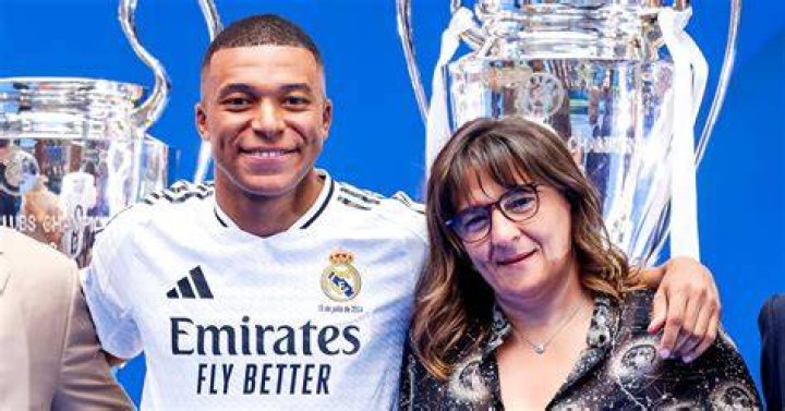 Kylian Mbapp&eacute; Copine